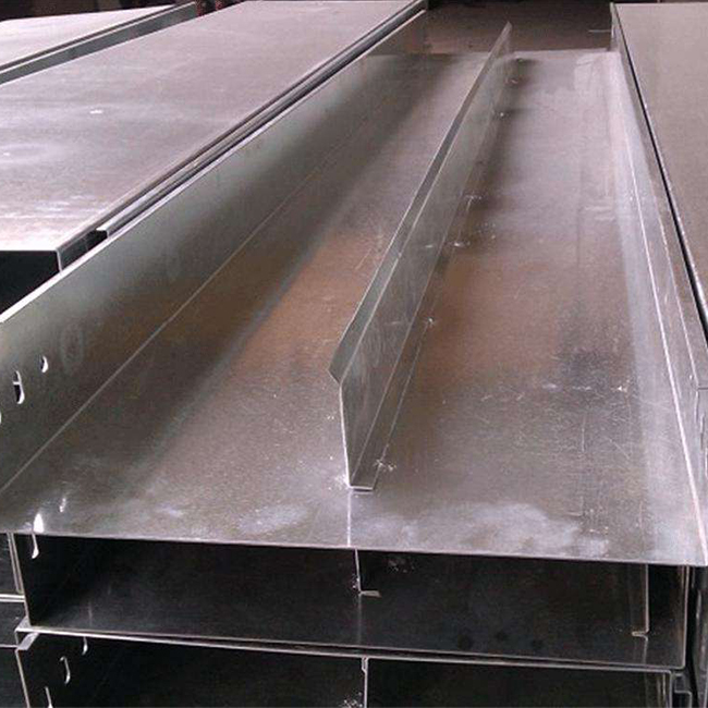 槽式電纜橋架帶隔板